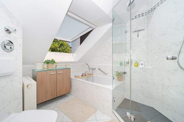 Helles Tageslichtbad