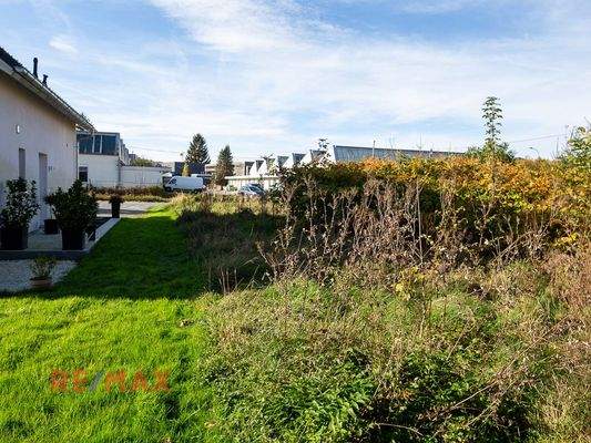 Grundstück hinten