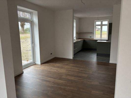 Esszimmer mit Blick in die Küche