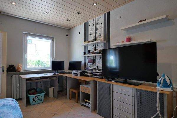 Kinder-/Arbeitszimmer 2