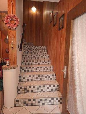 Treppenaufgang zum Dachgeschoß (Obergeschoß)