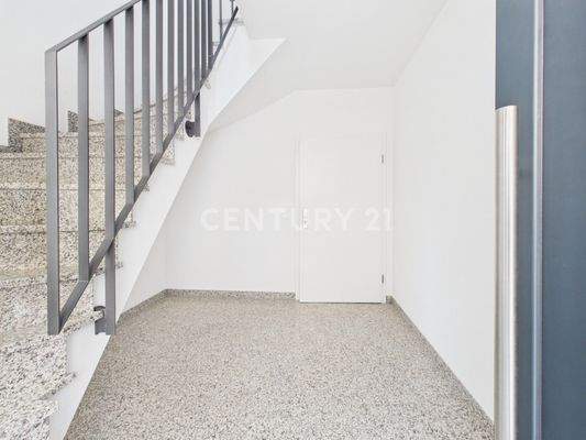 Treppenhaus & Wohnungszugang