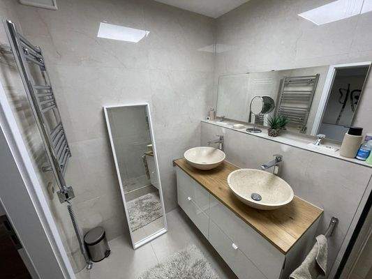 Zweites Bad / Doppelwaschtisch