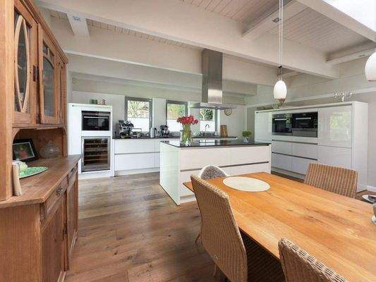 Küche mit Essbereich