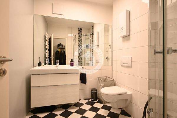 Badezimmer (Ansicht 1)