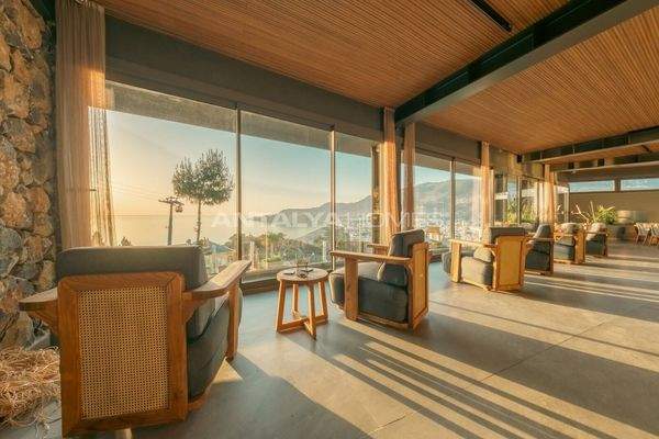 Seafront Properties with Unique Views in Alanya Carsi