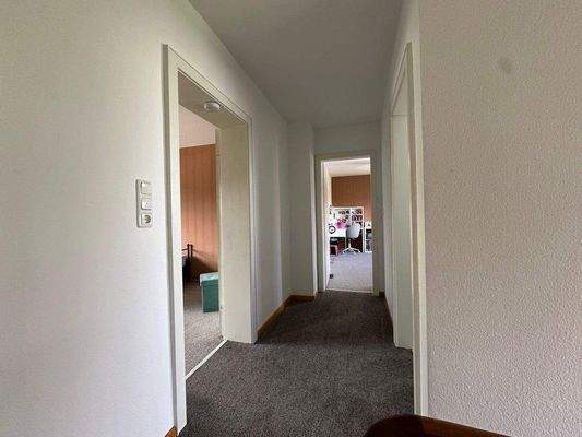 16 Flur OG.jpg