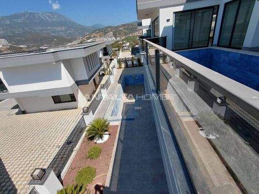 Castle and Sea View Villas with Private Pools in Alanya