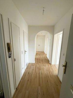 Helle Wohnung mit Flur