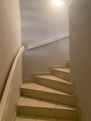 Treppe Fliesen breit Lerchenberg HH-Volksdorf