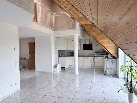 Wohnbereich - Blick zur Küche