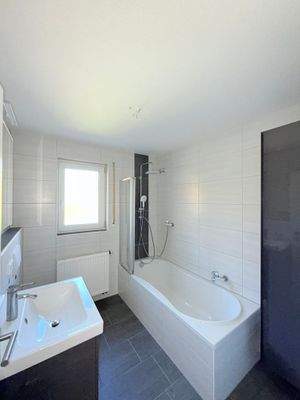 1. OG Badezimmer 03.jpeg