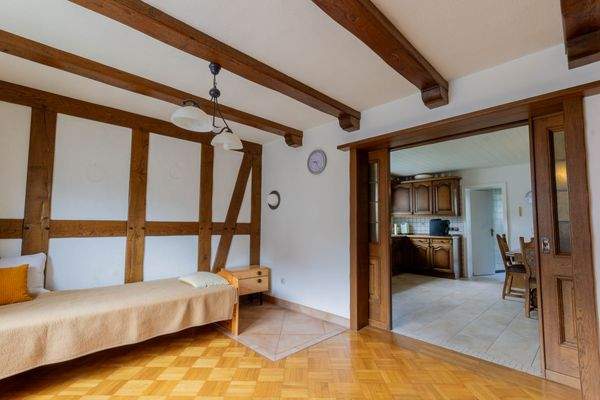 Küche & Esszimmer mit Parkettboden