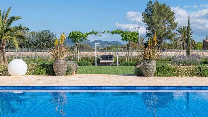 641f1563-189e-4884-8e8c-82c1d87c15d6