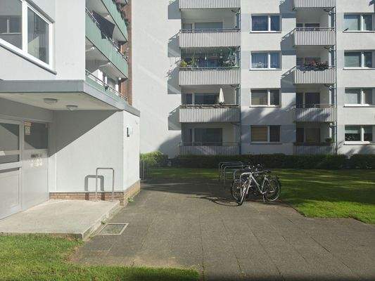 9038KC-18 gepflegte Wohnanlage