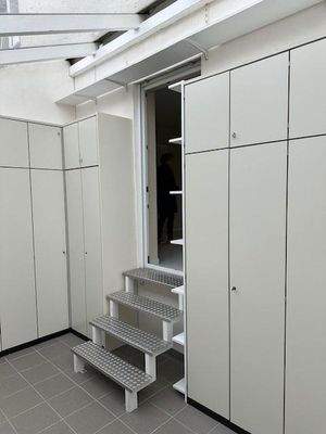 Stuhllager zur Wohnung