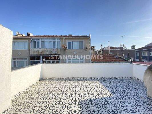 Furnished Ready to Move Building in Istanbul Fatih