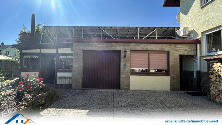 Nebengebäude mit Garage