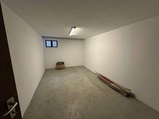 Keller unter Kinderzimmer