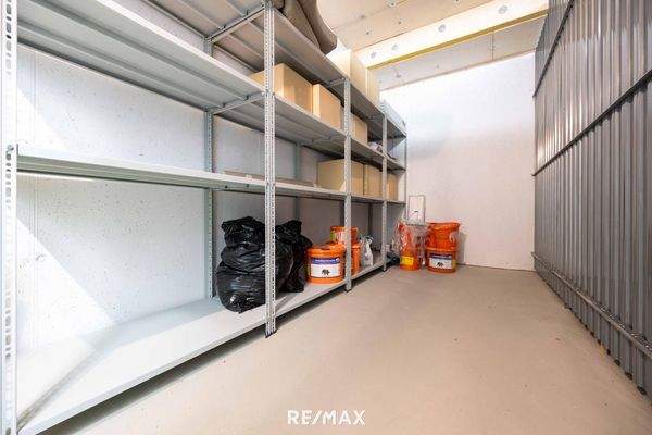 großes Kellerabteil