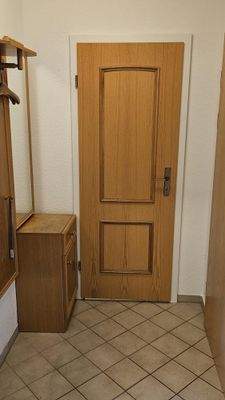 Wohnungsflur mit Garderobe