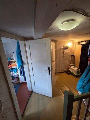 Flur Treppenaufgang.jpg