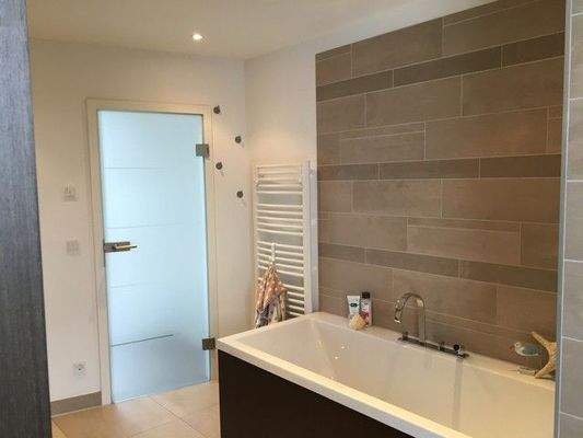 ... mit Wanne und ...