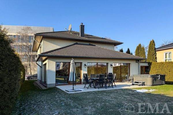 Hausansicht Gartenseite