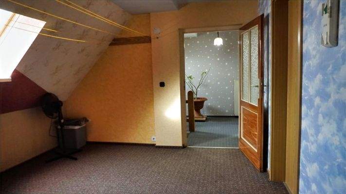 Durchgangszimmer Dachgeschoss