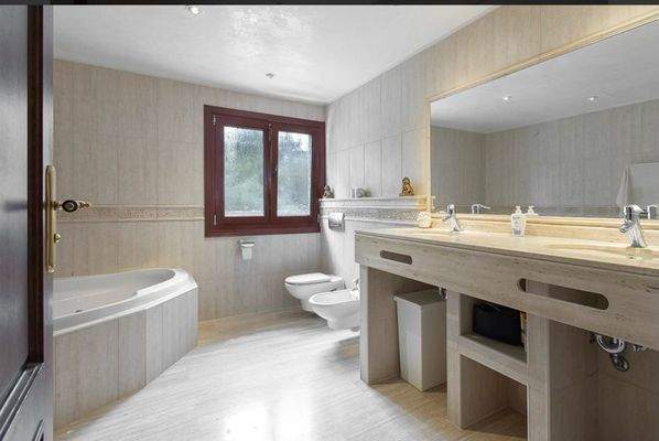 WhatsApp Image 2025-05-12 at 13.42.09