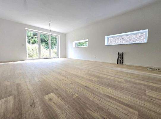 Wohnzimmer mit Blick auf den Wald