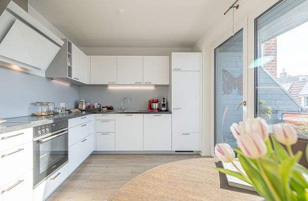 Küche mit Loggia-Zugang