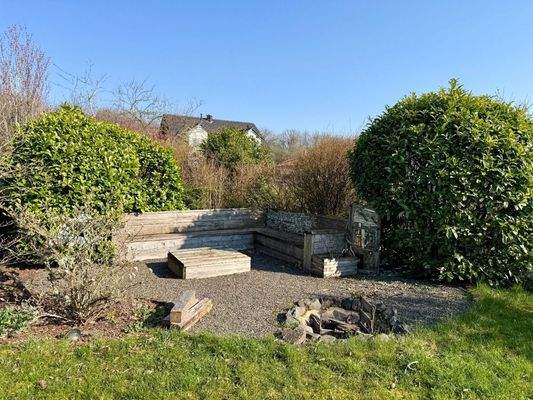 IO-Regulshausen-Außenansicht-Garten