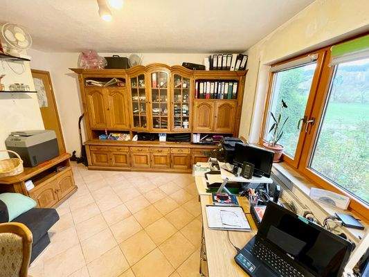 Schlafzimmer/Arbeitszimmer EG