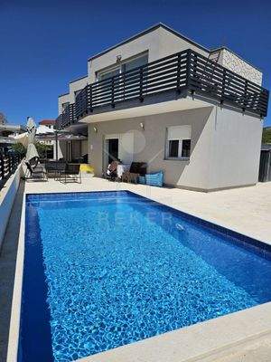 Maisonette in Tribunj: Perfekter Mix aus Ruhe & Nähe zu Annehmlichkeiten