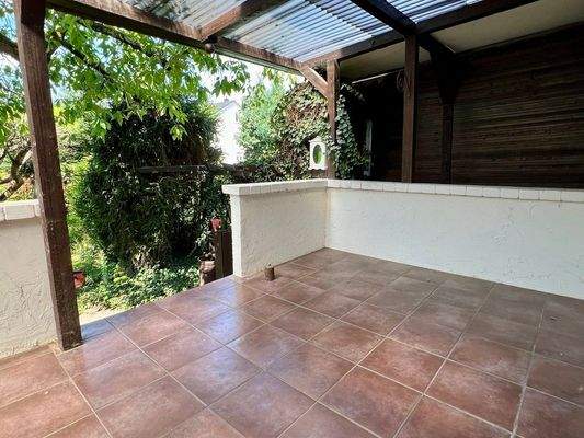 Terrasse mit Überdachung