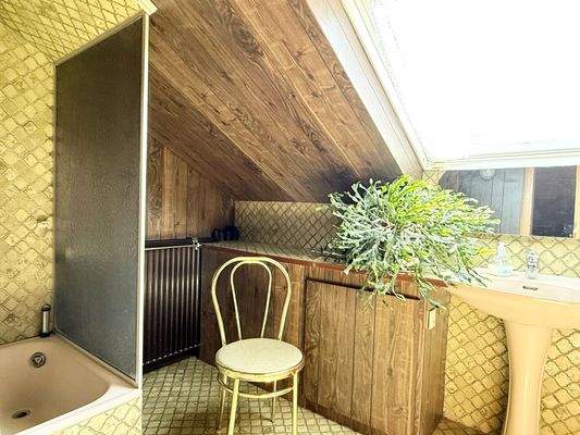 Badezimmer Dachgeschoss Ansicht II