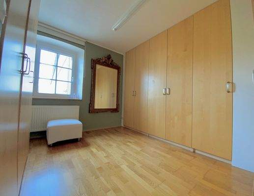 Ankleide Haupthaus OG