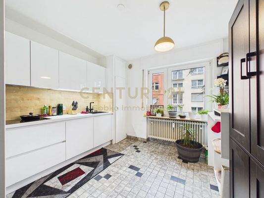 Küche mit Einbauküche