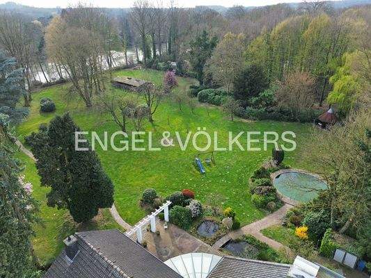 Parkähnliches Grundstück