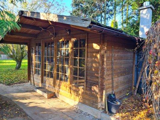 großes Gartenhäuschen