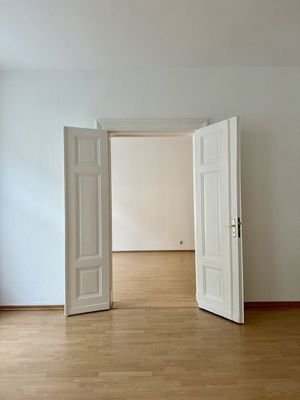 doppelflügelige Tür.JPG