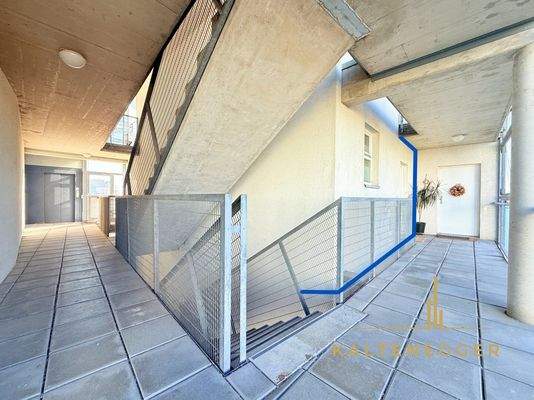 Gang von Lift (links) zur Wohnung