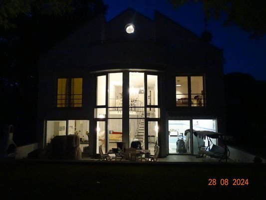 Gartenansicht am Abend