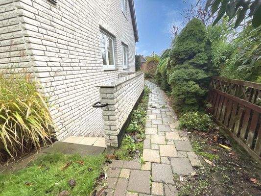 Seitenansicht Kellerabgang