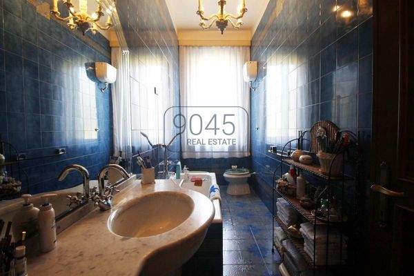 Charaktervolle Villa mit Gästehaus inmitten der toskanischen Natur