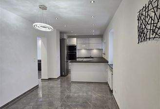 Essbereich und offene Küche