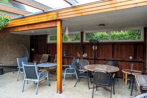 Überdachte Terrasse