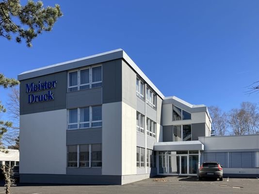 Außenansicht/ Eingangsbereich