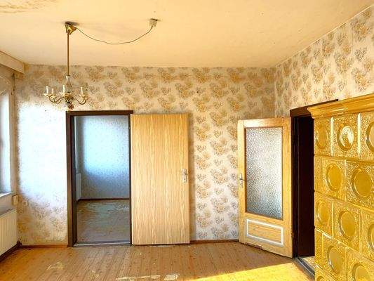 Zimmer mit erhaltenen Ofen